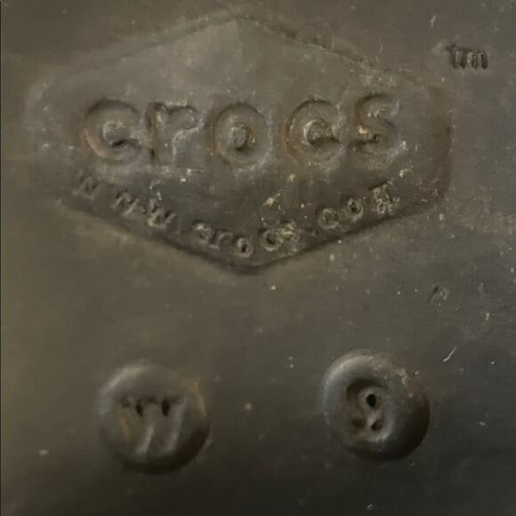 Crocs Colorful Patterned Women's Shoes. 9 - Picture 2 of 5